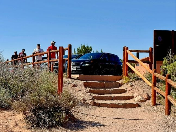 Steps leading down to the Fiery Furnace trail from the parking lot: there are five of them and quite steep.