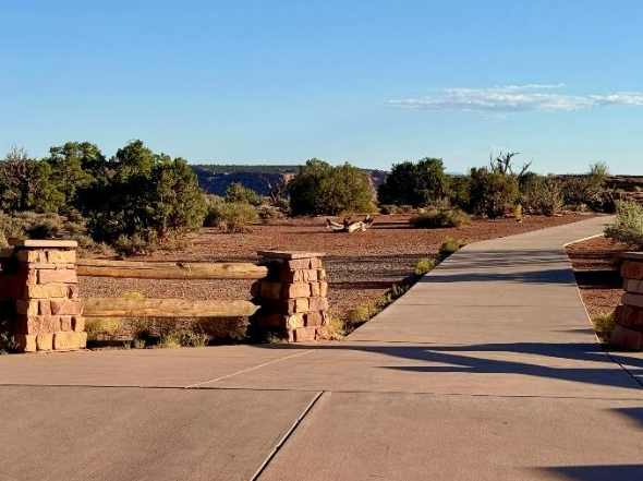 A photo of the path to the overlook, which is flat and paved.